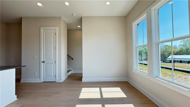 Building Photo - 2678 Evers Dr NE