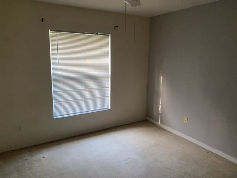 Building Photo - 8 Black Water Way