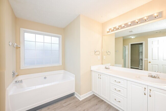 Building Photo - 3463 Summit Creek Ln