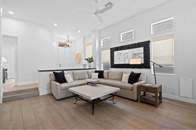 Building Photo - 7673 E Sands Dr