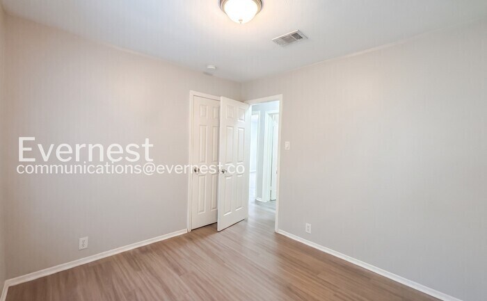 Building Photo - 11711 Greenglen Dr
