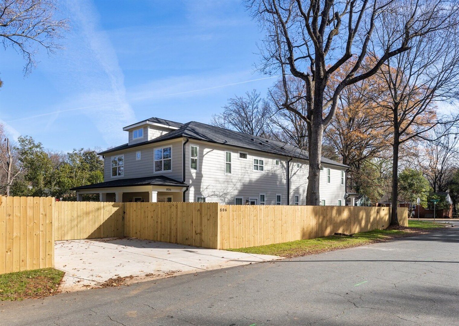 Building Photo - 2738 N Graham St