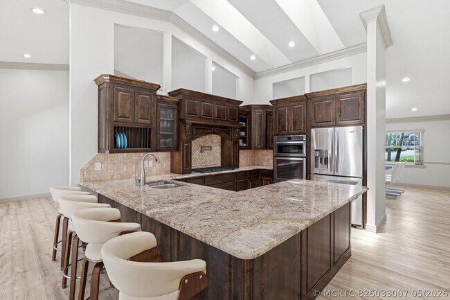 Building Photo - 15600 Rolling Meadows Cir