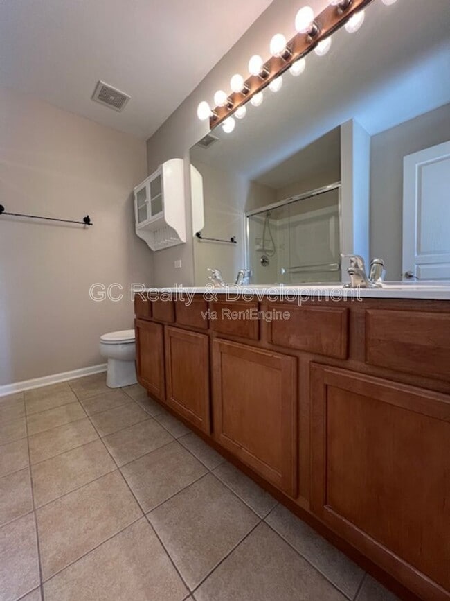 Building Photo - 2452 Emily Ln