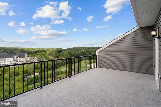 Building Photo - 7736 Meander Ct S