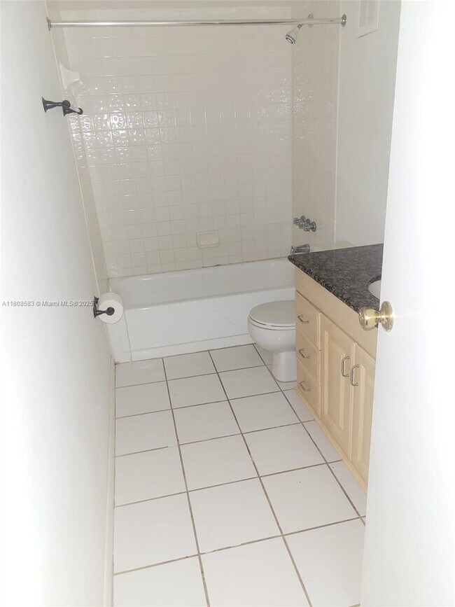 Building Photo - 8475 SW 137th Ave