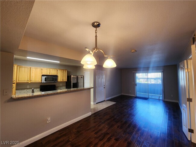 Building Photo - 5055 W Hacienda Ave