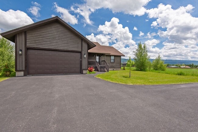Building Photo - Bright 2 Bed / 2 Bath Basement Apartment with Garage Access – Driggs, ID