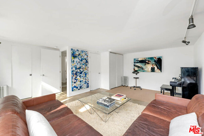 Building Photo - 30611 Las Estrellas Dr