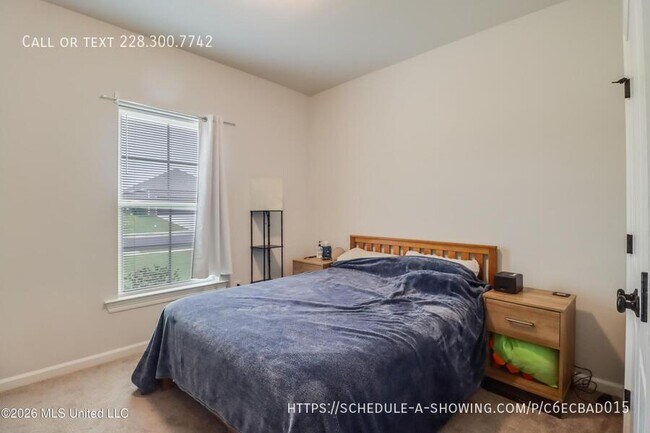 Building Photo - 11415 Oak Alley Dr