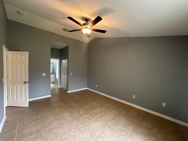 Building Photo - Single Family home for rent !