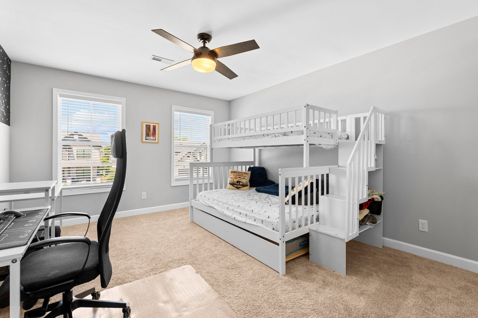 Building Photo - 748 Seagate Dr