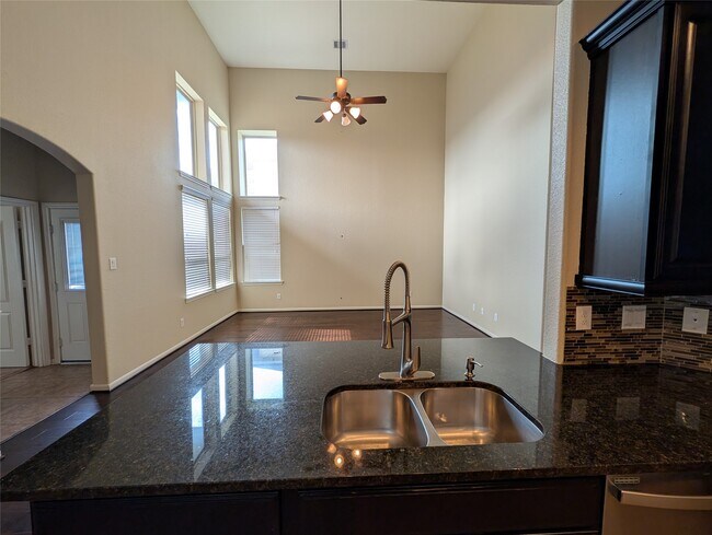 Building Photo - 6614 Hunters Creek Ln