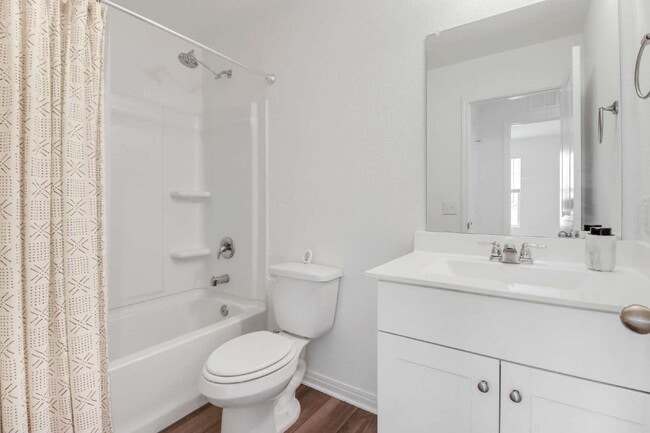 Building Photo - ASK ABOUT FREE APPLICATION FEES THROUGH AUGUST!  "Charming 3-Bedroom Retreat with 2.5 Baths with ...