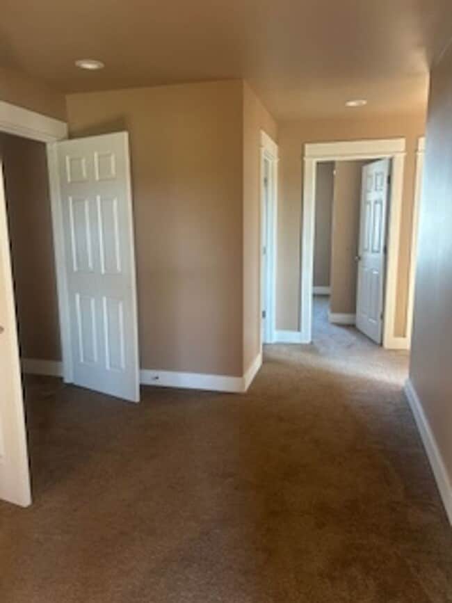 Building Photo - Rare Horse Property in Billings Heights – ...