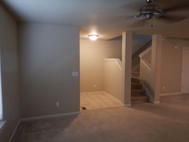 Building Photo - 1214 NE Littleton Ln