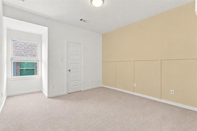Building Photo - 2410 Doncaster Dr