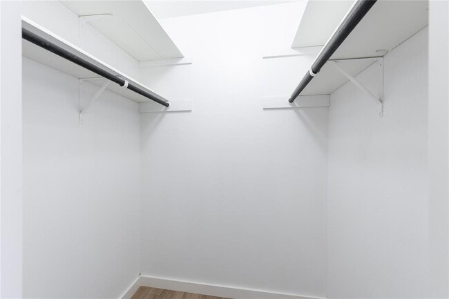 Building Photo - 2207 Southern Oaks Dr