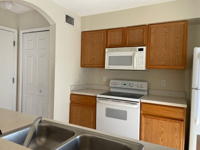 Building Photo - 4102 Waterside Island Ct