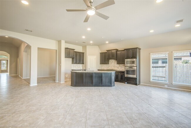 Building Photo - 29006 Crystal Rose Ln