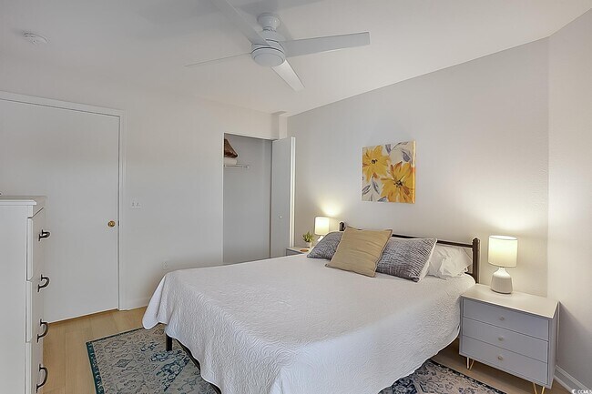 Building Photo - 1204 River Oaks Dr