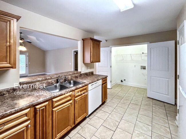 Building Photo - 1521 Southernwood Dr