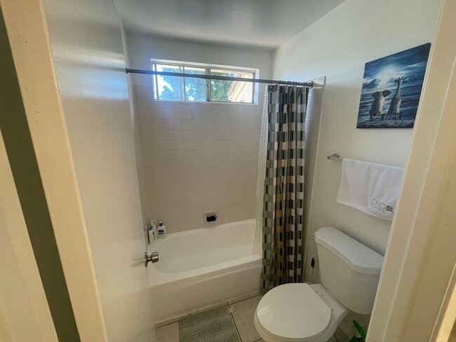 Building Photo - Dual Master Two Bedroom Townhome in Westpa...