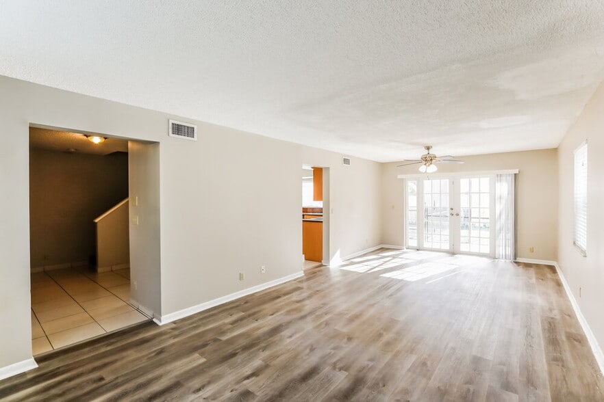 Building Photo - 3231 Ensenada Way