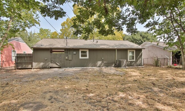 Building Photo - 4826 Larkspur St