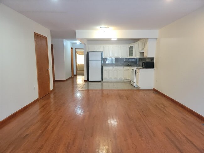 Primary Photo - 10443 Springfield Blvd