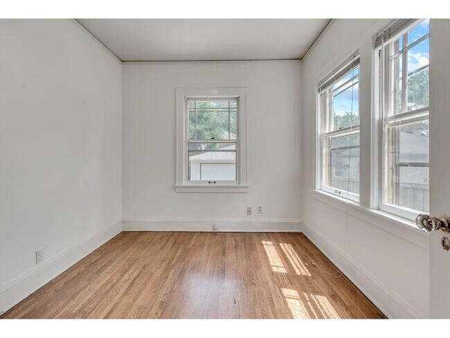 Building Photo - 3829 Aldrich Ave S