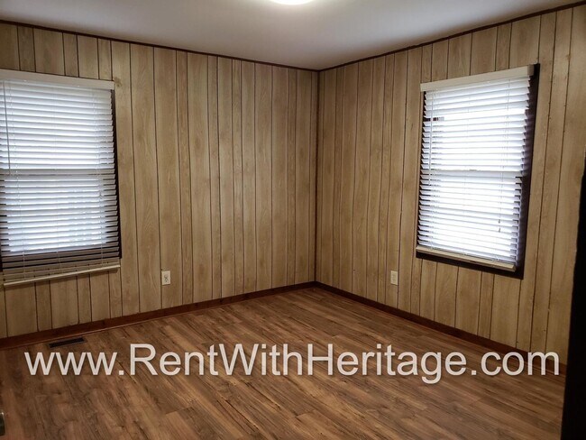 Building Photo - GRANDPA'S BUNGELOW/ CHARMING RANCH HOME/ TOTALLY RENOVATED/ PRIVATE YARD