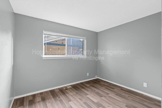 Building Photo - 235 Moule Dr