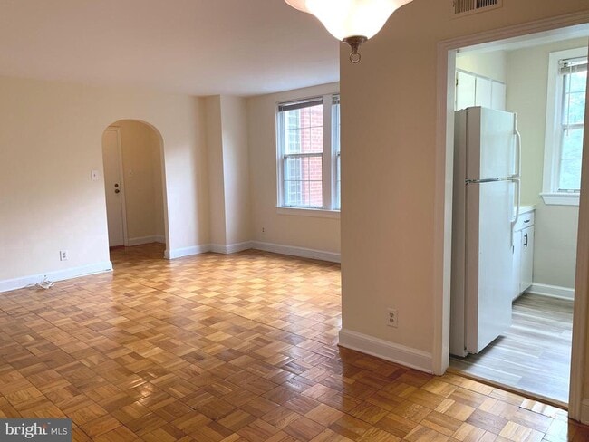 Building Photo - 26 S Old Glebe Rd