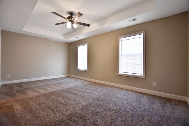Building Photo - Pet Friendly Four Bedroom!