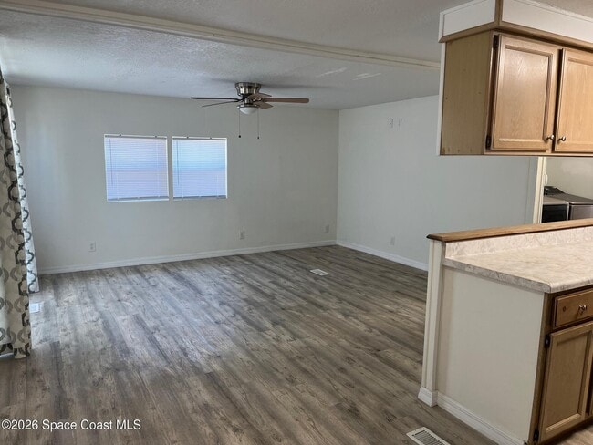 Building Photo - 2540 Chatham Way NE