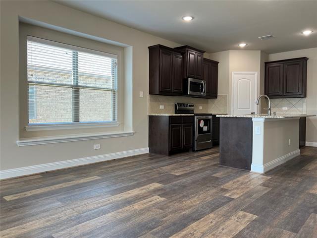 Building Photo - 649 Comal Dr