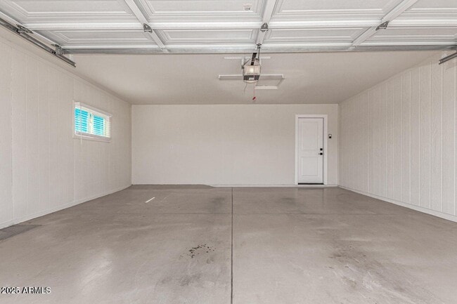 Building Photo - 9938 W Willow Creek Cir