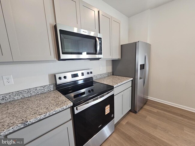 Building Photo - 1410 SUGARPLUM Ln