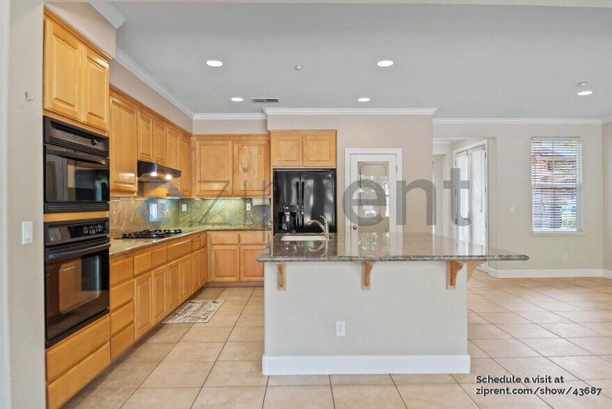Building Photo - 5849 Penwood Ln