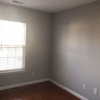Building Photo - Amazing 3 Bedroom Home in North East Raleigh