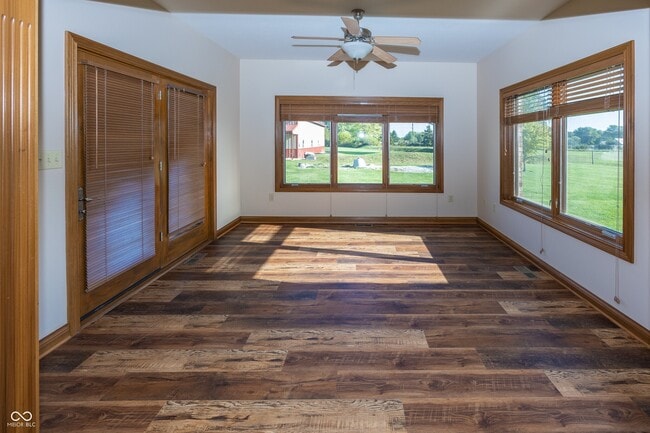 Building Photo - 256 W Brookville Rd