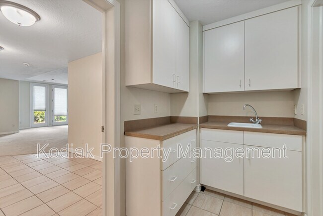 Building Photo - 3608 E Crest Mount Cir
