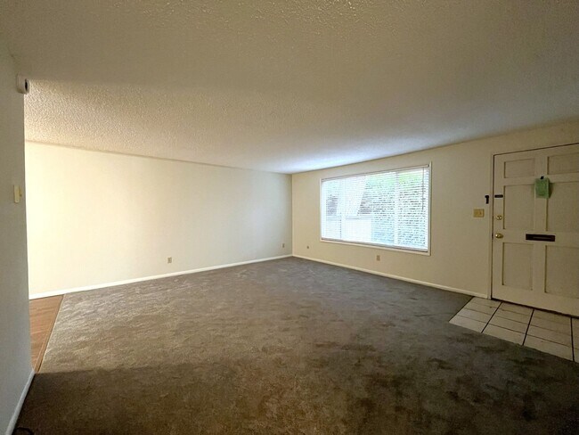 Building Photo - Bright 2-Bedroom Home with Open Living Area & Spacious Bedrooms