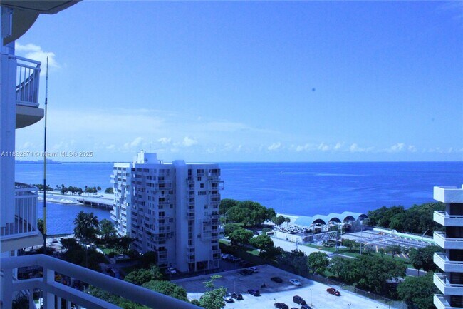 Building Photo - 2475 Brickell Ave