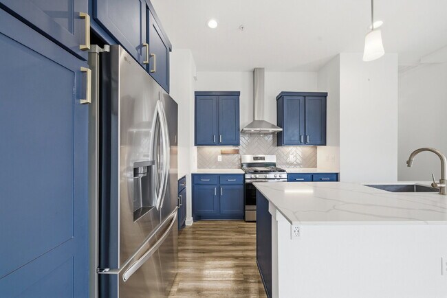 Building Photo - Spacious 3-Bed, 3-Bath Condo with Scenic Views in Vibrant Austin!