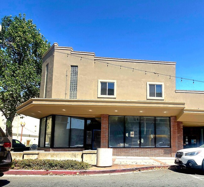 Building Photo - 113 G St