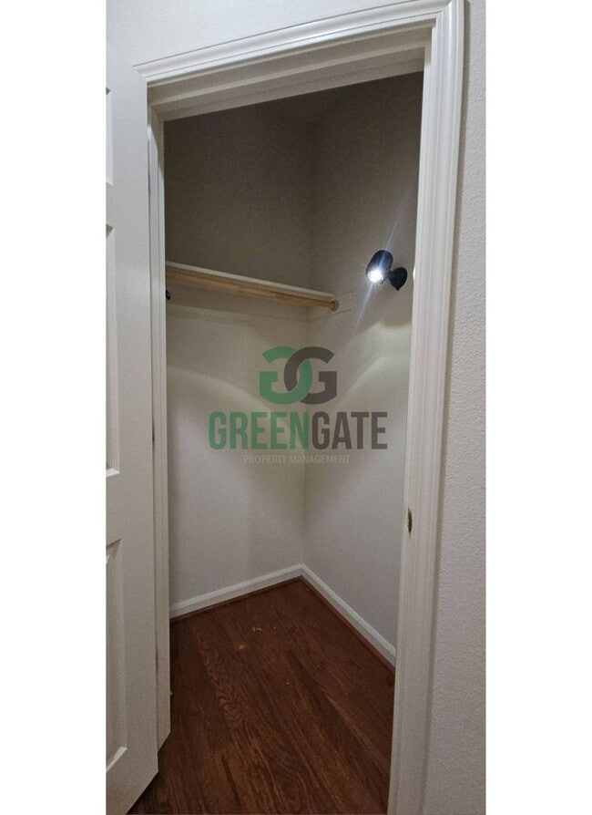 Building Photo - Available Now! 3 Bedroom 2 Bath Spacious Home in Tracy!!