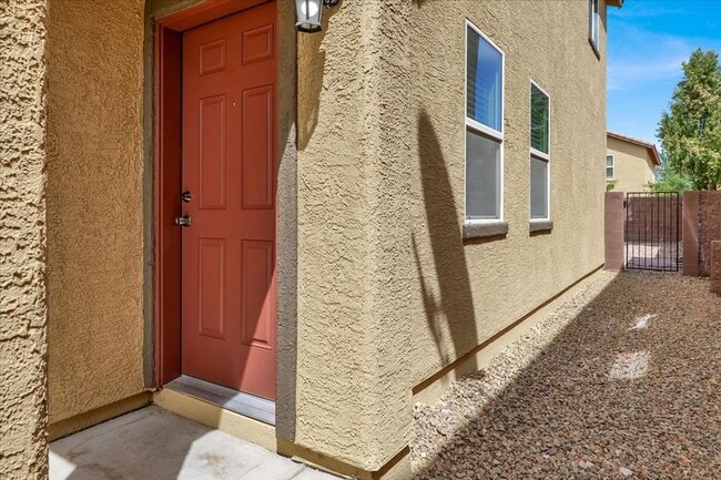 Building Photo - Immaculate 3 Bed / 2.5 Bath Home for Lease...