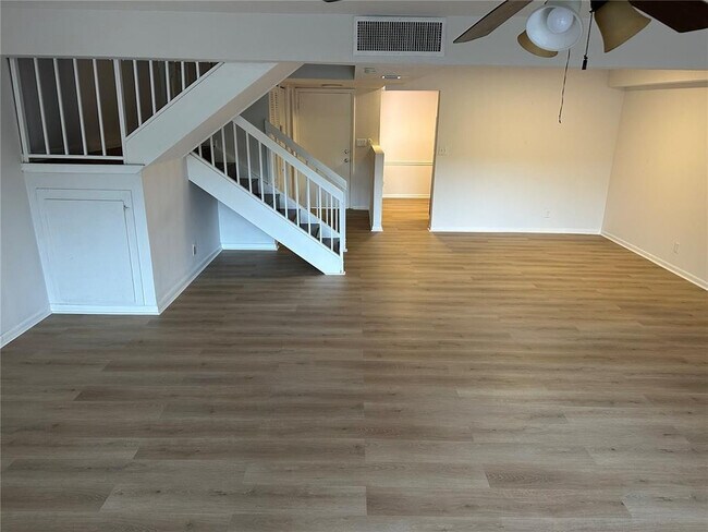 Building Photo - 5621 NW 16th St